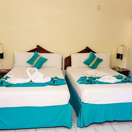 Villa Sonate Runaway Bay Extérieur photo