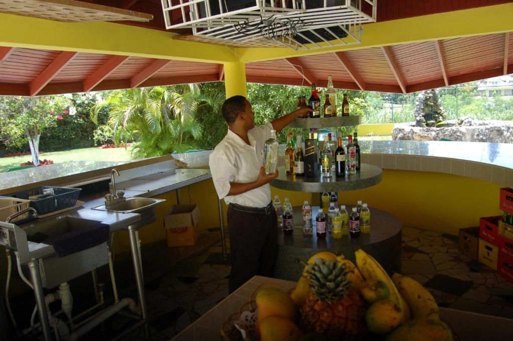 Villa Sonate Runaway Bay Extérieur photo