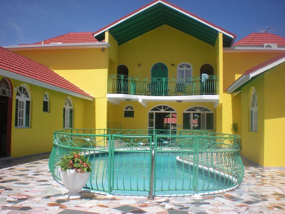 Villa Sonate Runaway Bay Extérieur photo