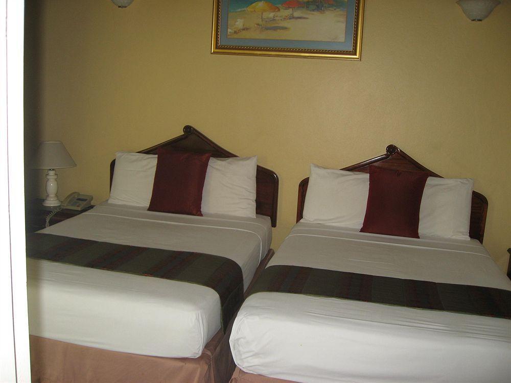 Villa Sonate Runaway Bay Extérieur photo