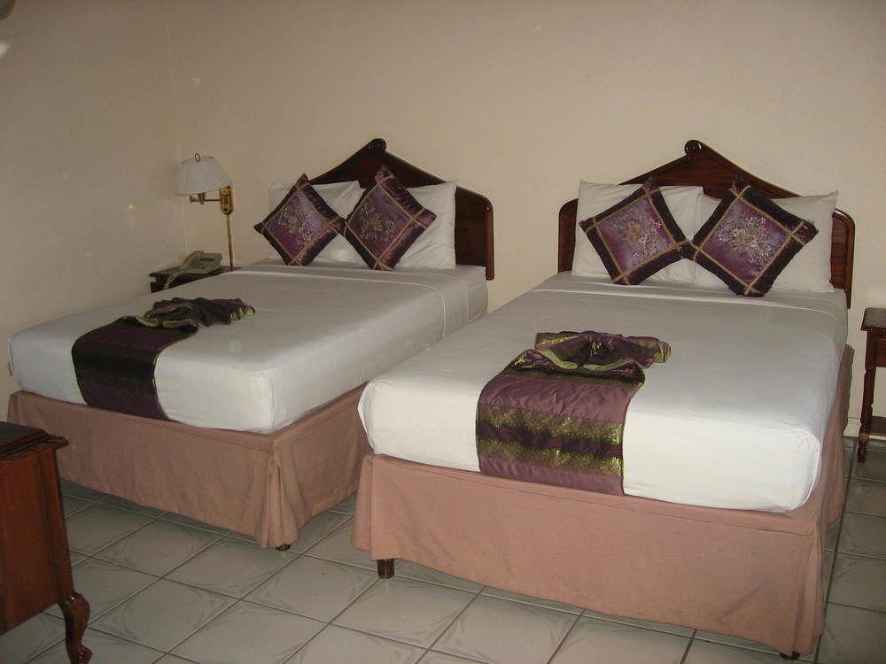 Villa Sonate Runaway Bay Extérieur photo