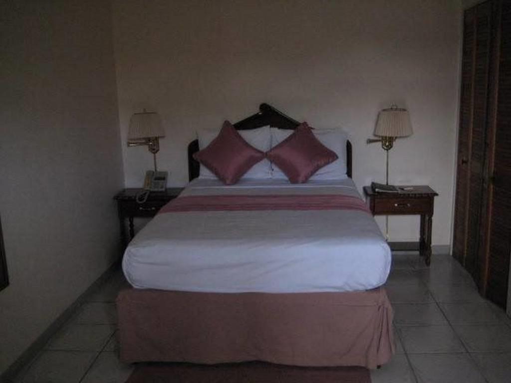 Villa Sonate Runaway Bay Extérieur photo