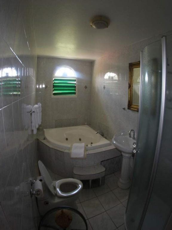 Villa Sonate Runaway Bay Extérieur photo