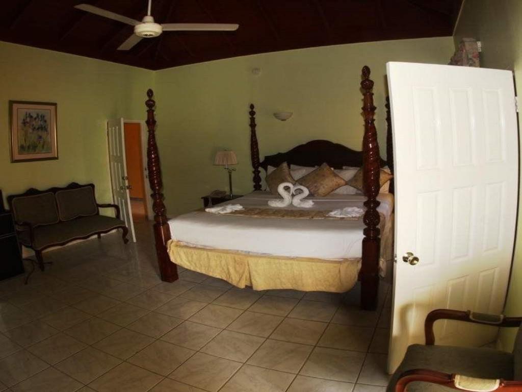 Villa Sonate Runaway Bay Extérieur photo