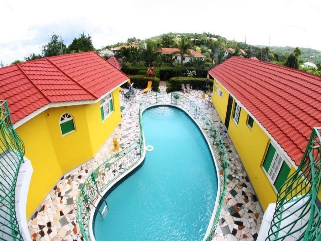 Villa Sonate Runaway Bay Extérieur photo