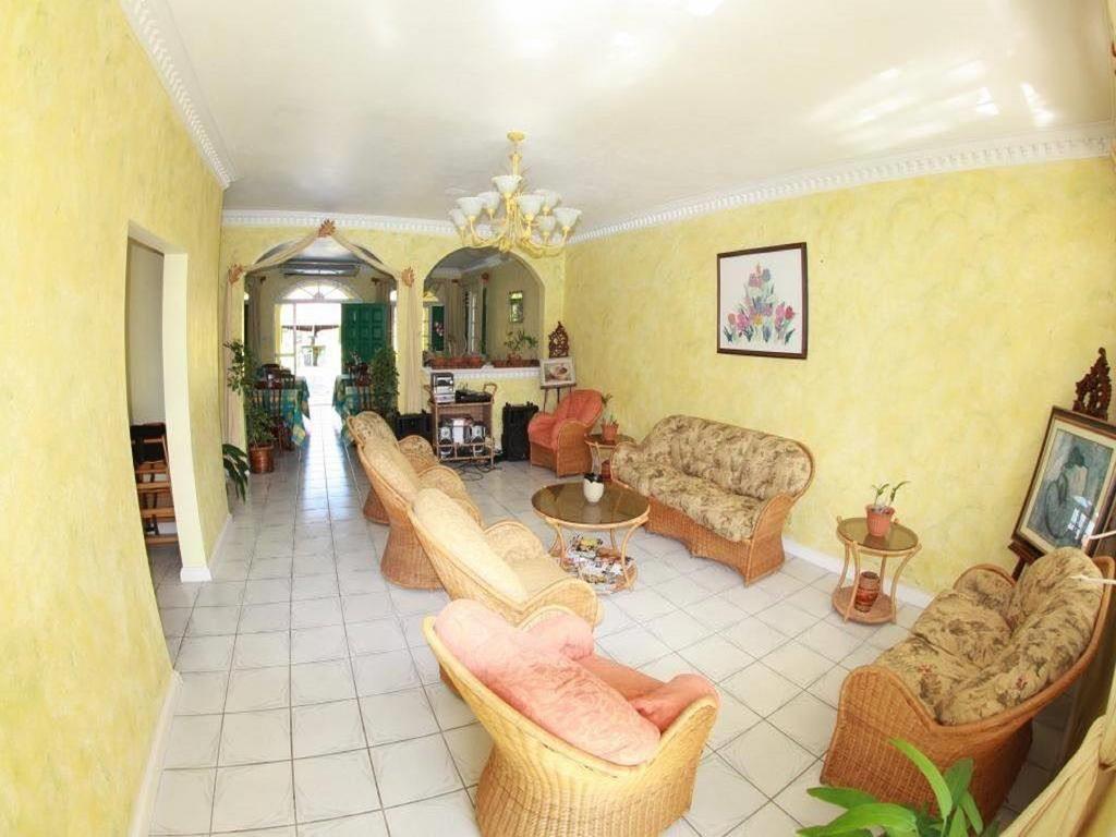Villa Sonate Runaway Bay Extérieur photo