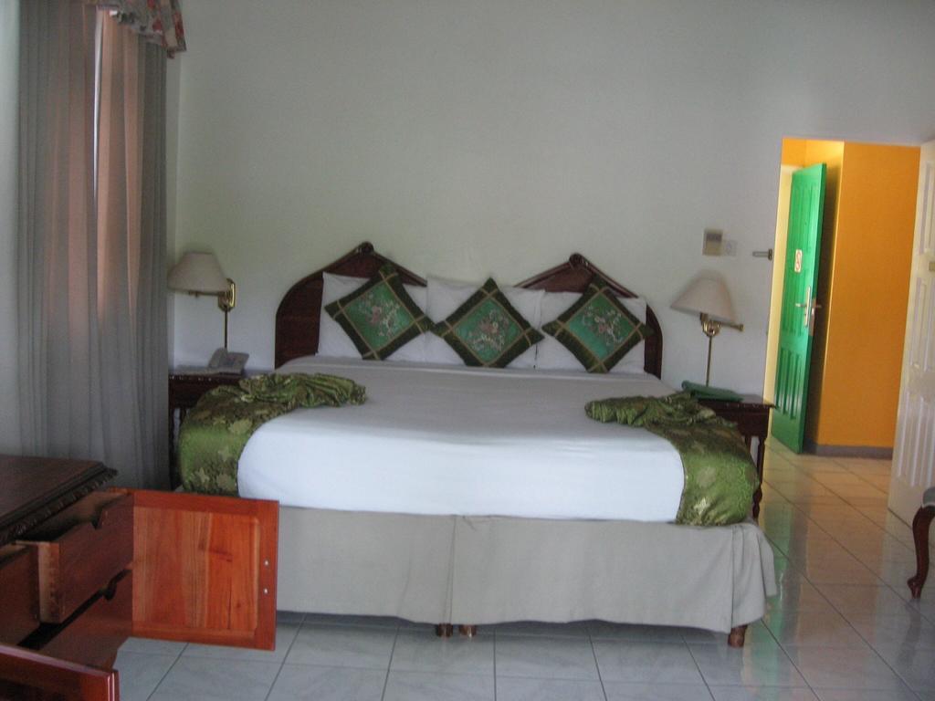 Villa Sonate Runaway Bay Chambre photo