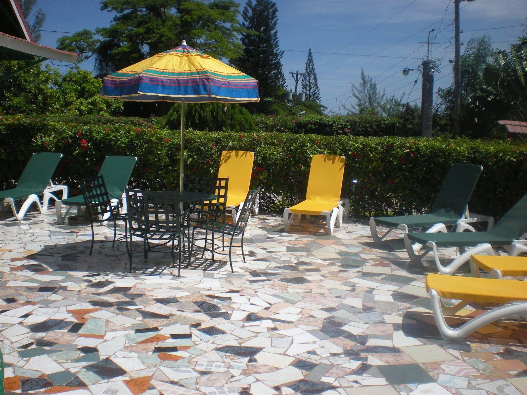 Villa Sonate Runaway Bay Extérieur photo